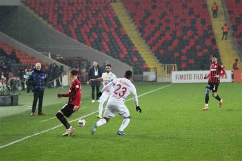 Trendyol Süper Lig: Gaziantep FK: 0 - Kayserispor: 1 (İlk yarı)